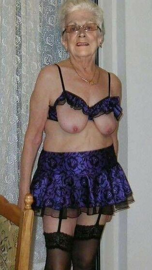 amateur granny nude